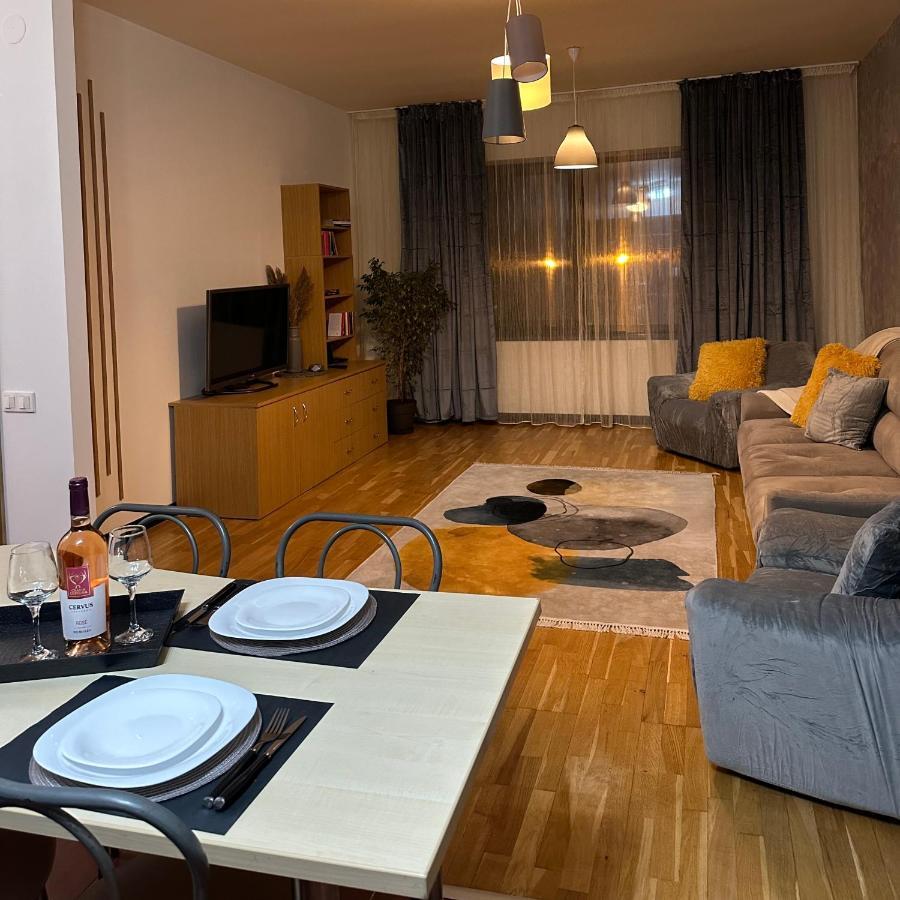 Apartament “La Iepure” Braszów Zewnętrze zdjęcie